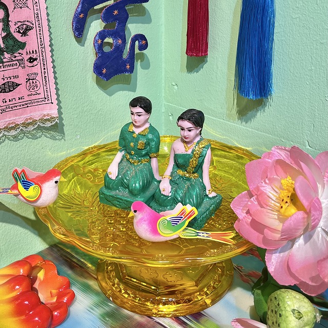 パイナップル柄の脚付きトレイ/Lサイズ/2色